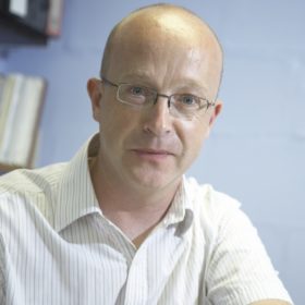 Image of Professor Simon Hackett